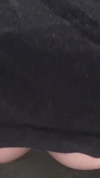 Old hairy pussy pissing in the toilet. Big ass, anal hole and fat wet vagina close-up. Home dirty fetish. Urine. ASMR. | Clip 1