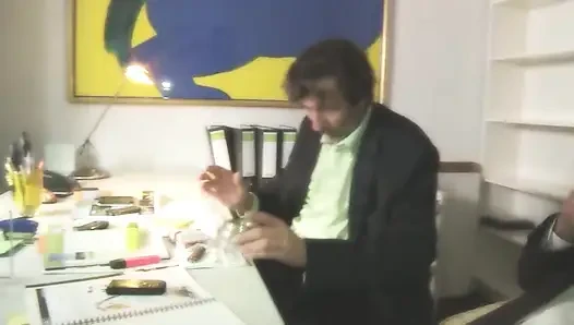 Ağzına boşalmamı istiyor
