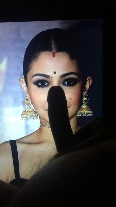 Anushka Sharma hot facial