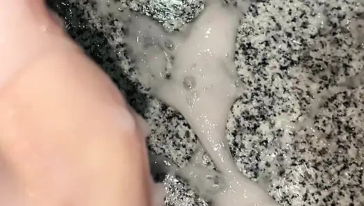 Ayaklarımda yapışkan şeyler