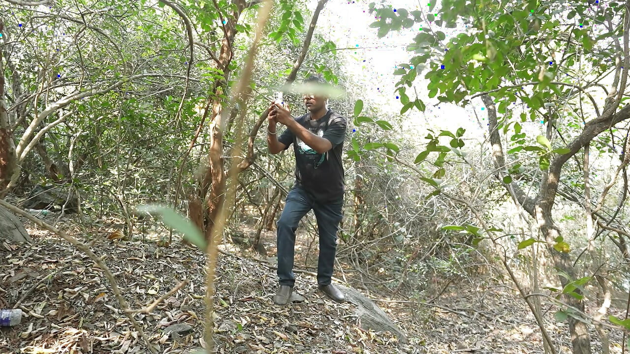 La chica del pueblo encontrada en la jungla