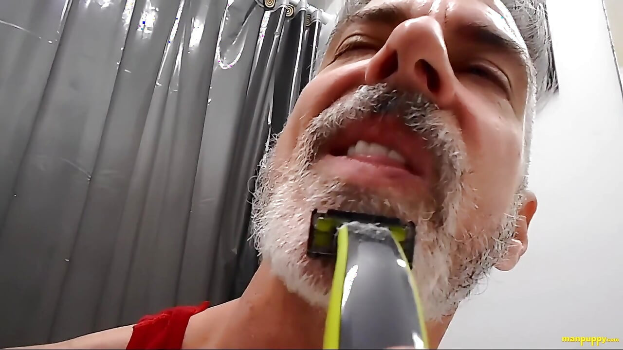 Teaching You to Shave - Daddy Giant 8