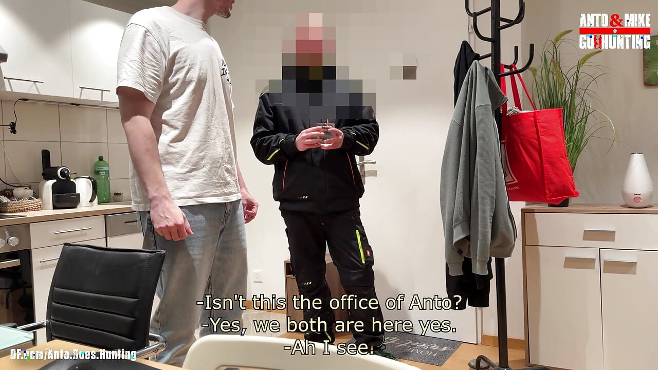Straight Handyman Get's Sucked by Another Guy