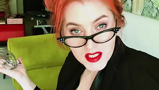 Sevgililer gününde kafesin içine boşalıyor