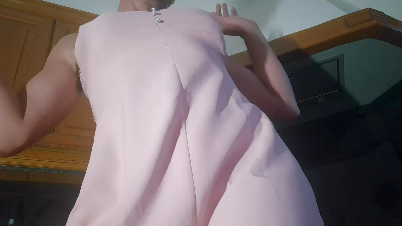 Cur sexy pur de efeminat de aproape