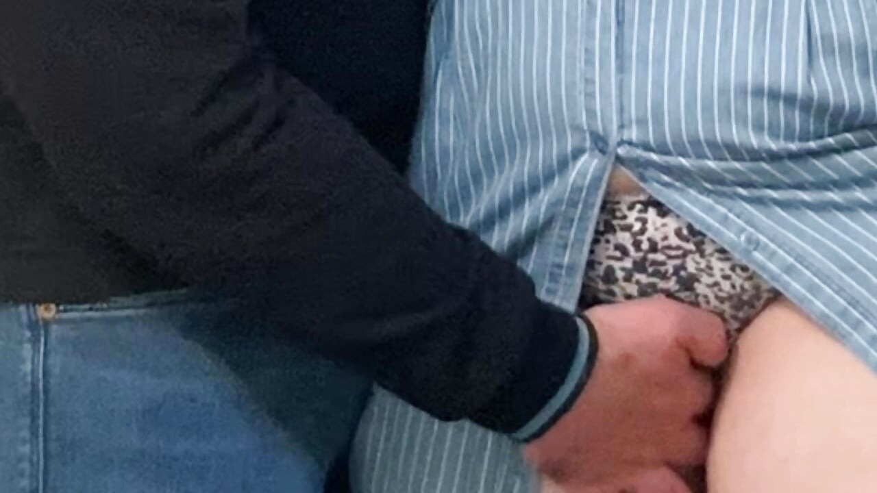 Збочений незнайомець потер мені піхву в переповненому метро