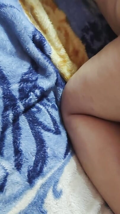 Novo vídeo de sexo marroquino que ela se ofereceu ao namorado na casa do marido.