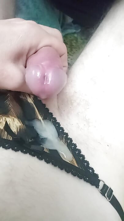 Cum on my pantyes