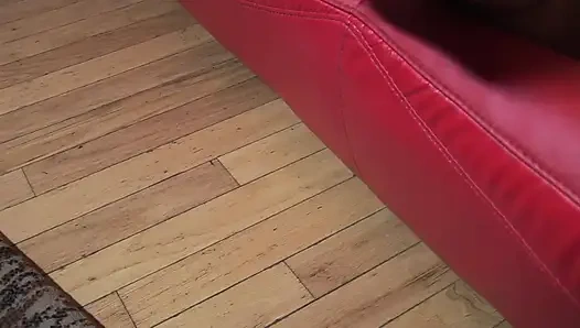 İtfaiye üniformalı küçük memeli kız sikişmeyi seviyor