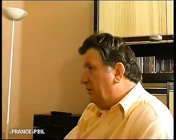 En vacker brasiliansk kvinna redo att göra vad som helst för att lyckas i Frankrike