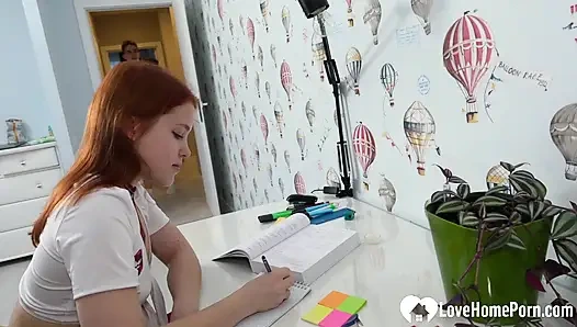Teman sekamar kampus dientot dua