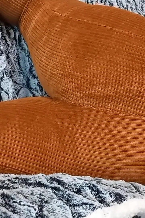 Big ass farts in corduroy pants