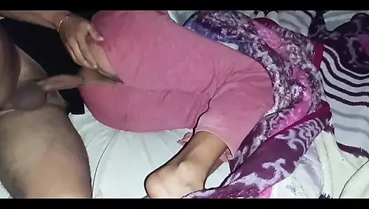 После вечеринки я возбуждается и в конечном итоге трахаю моего отчима в его комнате