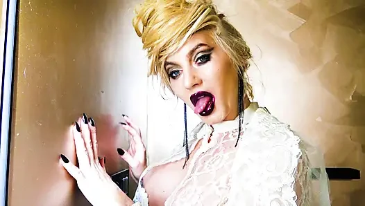 Sexkisses lipstik femdom