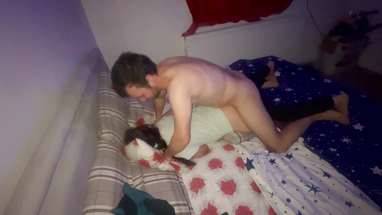 クレオ・サブミッシブと継娘が遊びたいと言っています