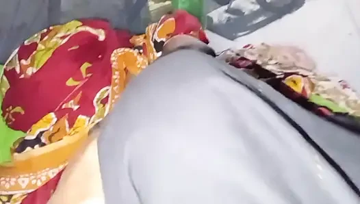 Village aunty ke sath romantic Bhari desi chudai