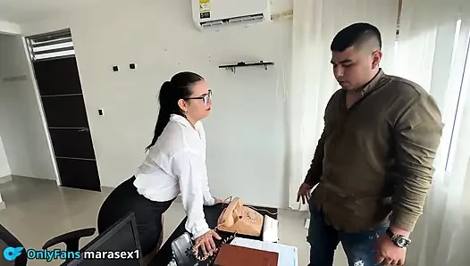 Me Folle a La Secretaria De Culo Grande Con La Que Toda La Oficina Fantasea