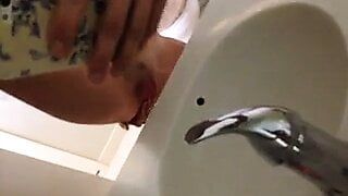 Aubrey Plaza masturbuje się selfie 03