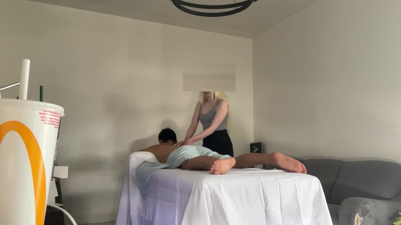 合法的芬兰 RMT 屈服于亚洲怪物鸡巴第二次约会