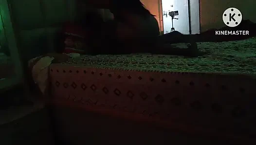 Perselingkuhan ibu rumah tangga India sama mantan pacarnya