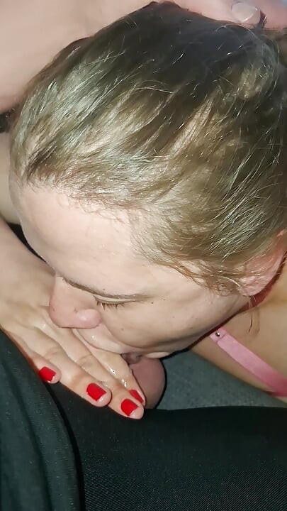 Deepthroat og handjob