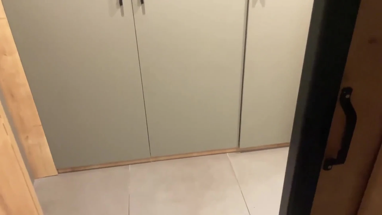 Kaptan Harika Harika mastürbasyon yapıyor ve emiyor