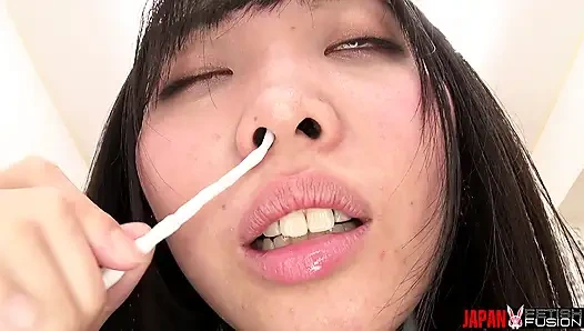 Meari Tsujii Plays with Her Piggy Nose… and Ends up Dripping