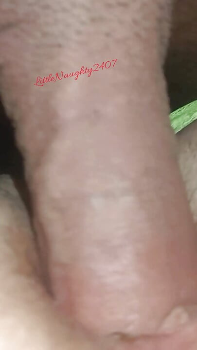 LittleNaughty2407 adore le sexe !