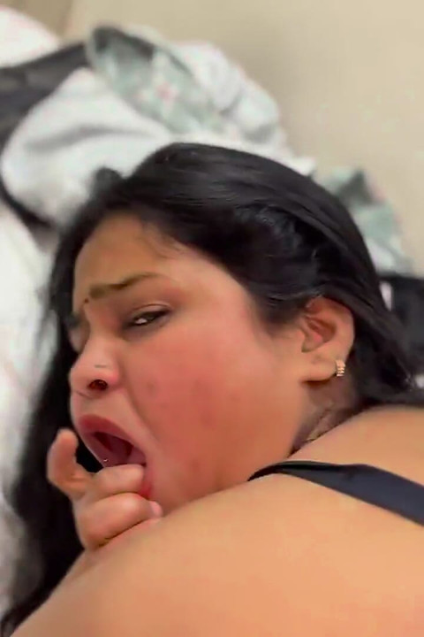 Full Open Legs Pose, Juicy Ass Aur Wild Expressions. Desi Hindi Moans Ke Saath Non-stop Action