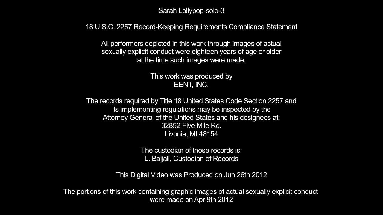 Sarah в ванной