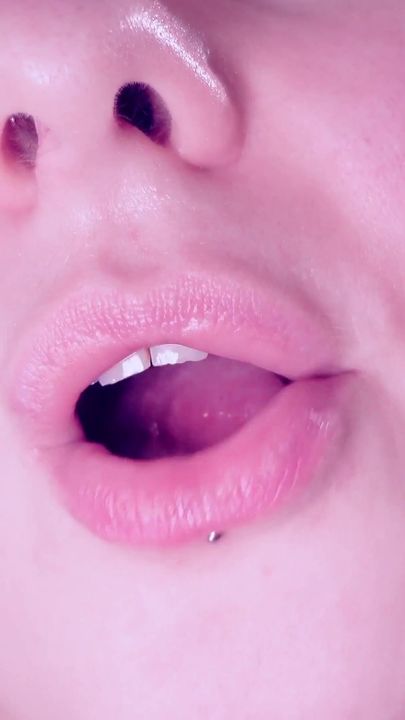 Eating Chewing Fetish: Giantess Vibes. No Chances for Little Jelly Teddybears! Arya Grander