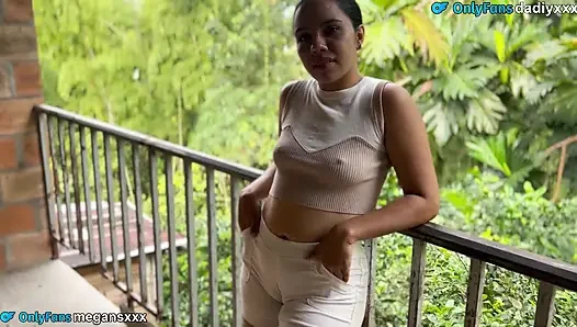 Hallo nachbar, kannst du mir bitte eine Tasse zucker geben?