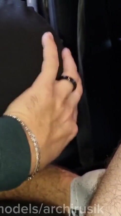 A stranger fucked me hard on the side of the road without a condom and gave me a lot of cum | Clip 1