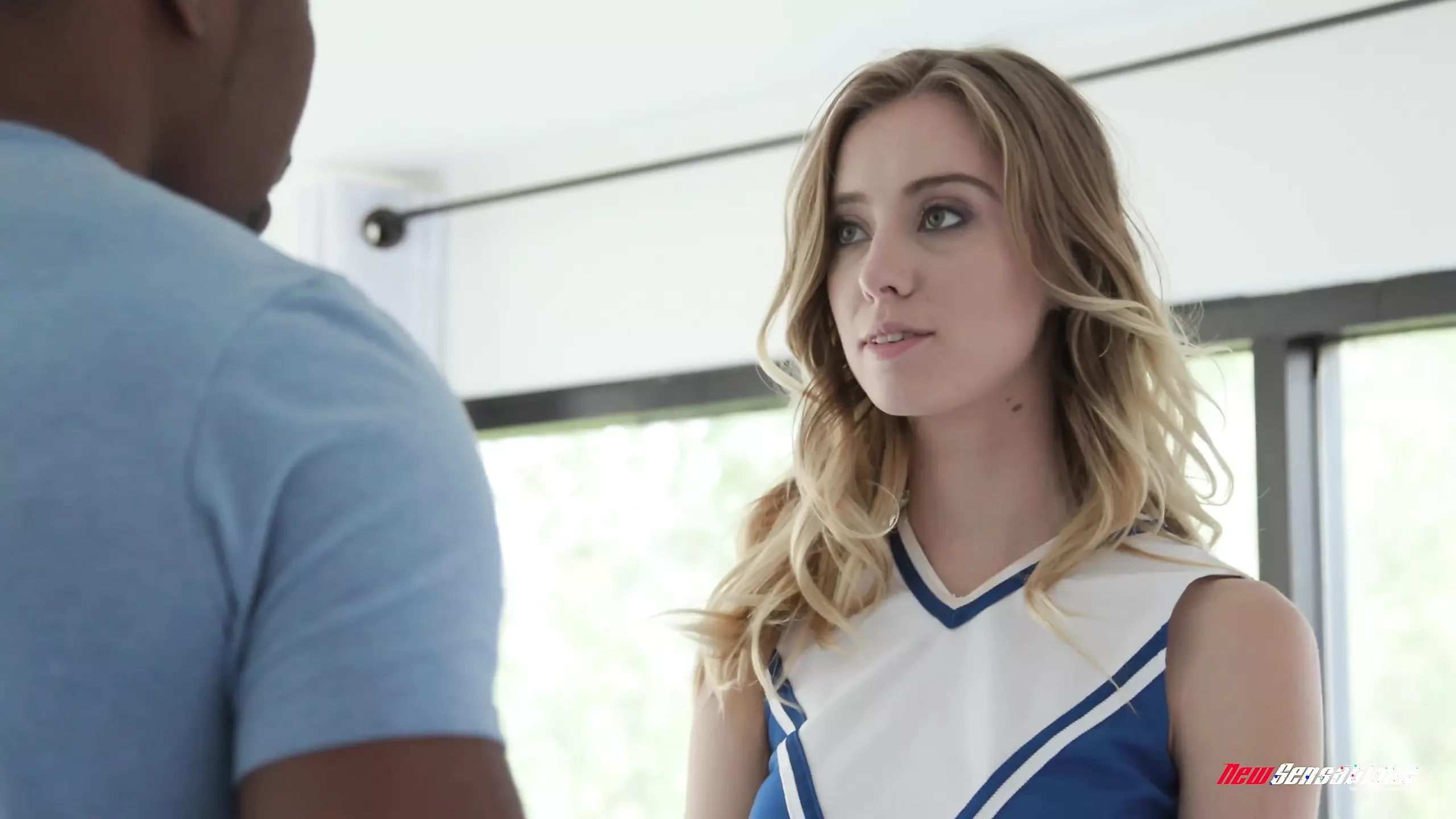 La cheerleader haley viene spanata