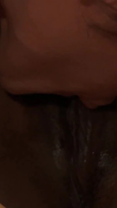 Moment spectaculos de la "Fată anorexică africană neagră cu țâțe mici păcălită să facă sex lesbian de colega de clasă"