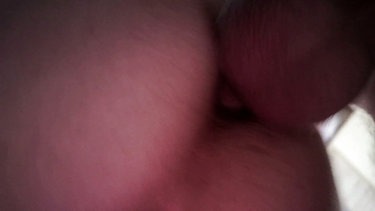 Penetrating Favourite Hole