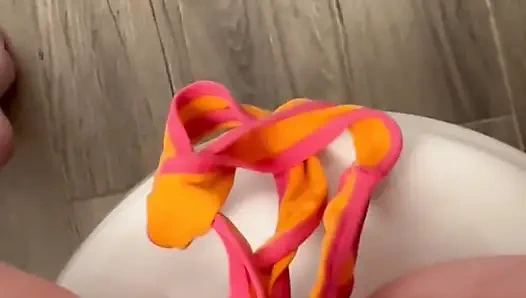 Sıkı amcığımı dolduruyor