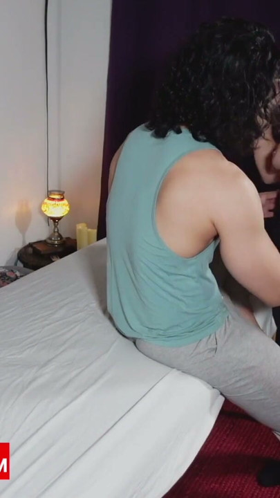 Pale Skin Big Ass Gets Happy Ending from Thick Asian Guy Therapist Jax at Parlor | Clip 1