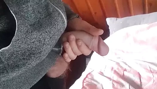En söt tjej onanerar
