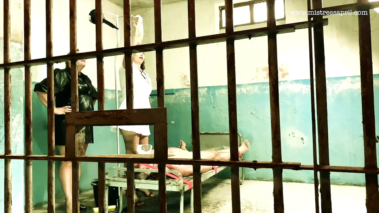 女主人April - 医学疯狂