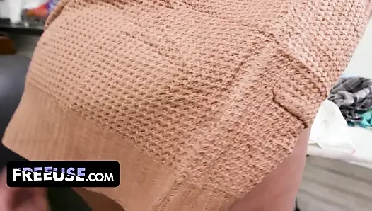 Busty Curvy Stepmom Sarah Arabic Gets Facial From Hung Stepson