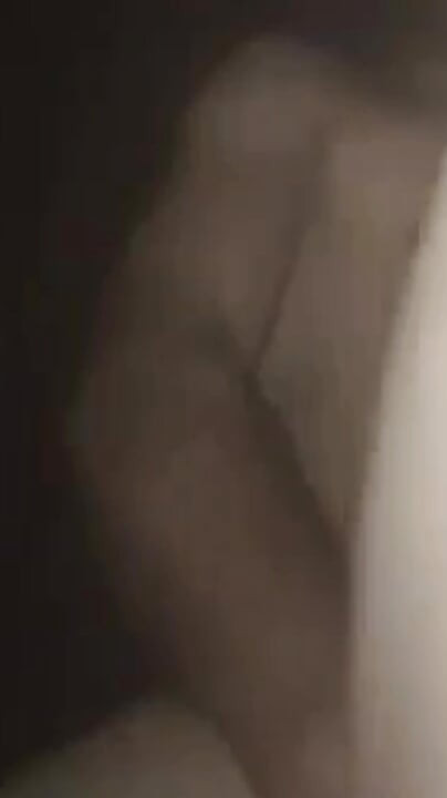 如果有人没看过Umair的视频，那就快点看吧。乌菲尔狠狠地殴打他的阿姨。