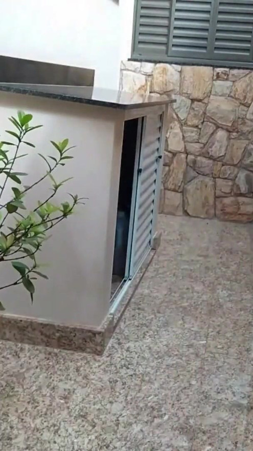 Hot customer asked for cooking gas and was teasing the delivery man (Real video) | Clip 1