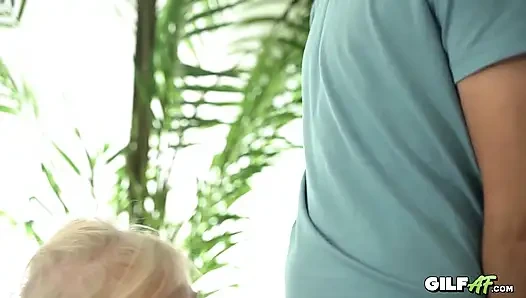 Горячая бабуля сосет большие члены, подборка