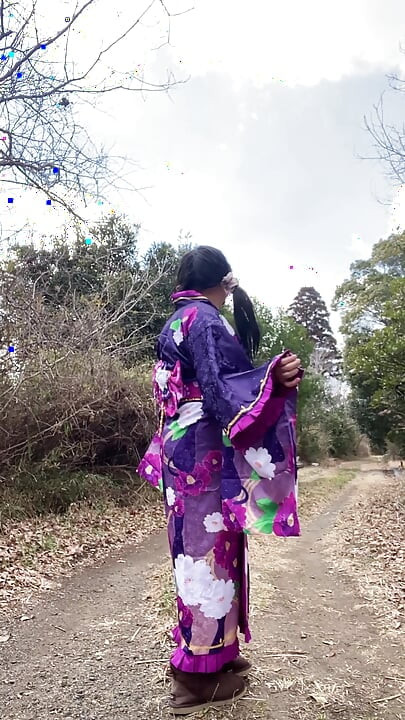 No112 A phantom kimono beauty who appeared in the winter countryside A crossdresser walks in the sun pool Part 2