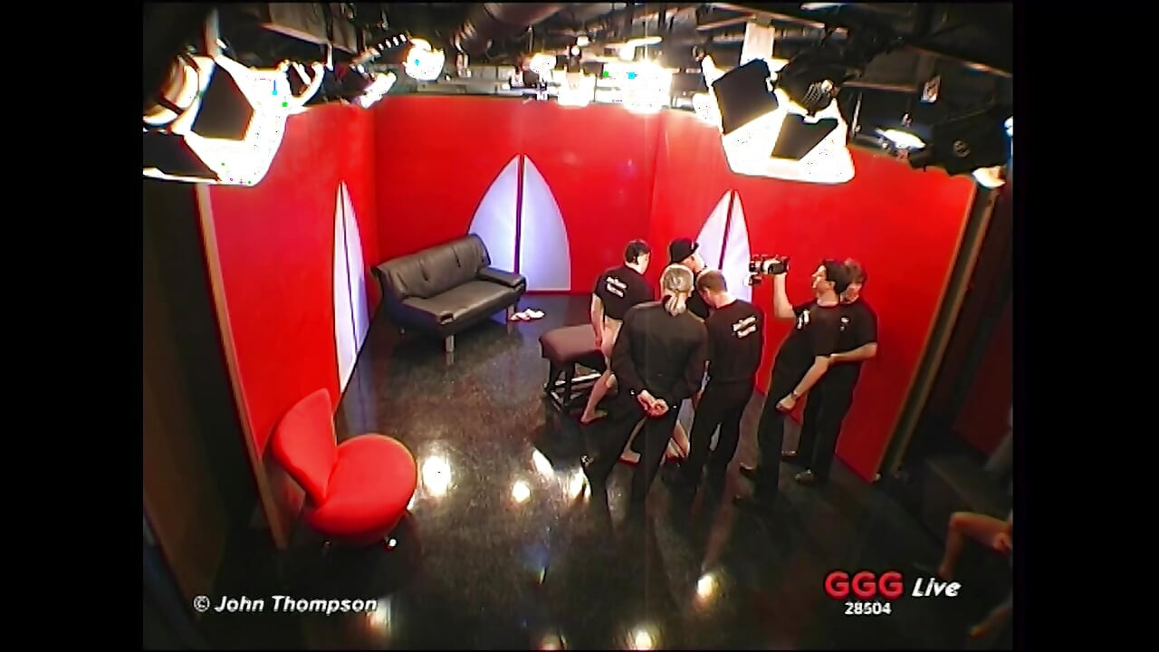 Ggg Gangbang Jerman - Hujan di atas dan dirobohkan
