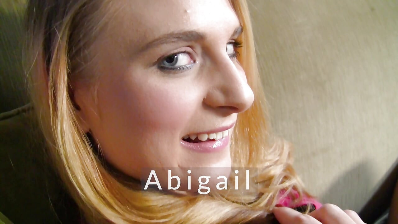 Une débutante nerveuse joue Abagail, amatrice de 18 ans !