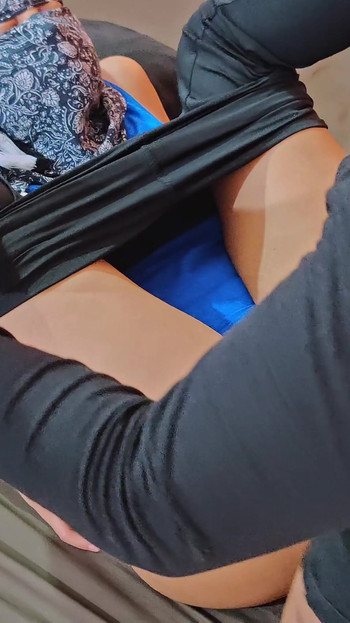 Trenutak koji morate vidjeti iz filma "Prekrasna malezijska djevojka s hidžabom puši kurac i jebe se nakon teretane".