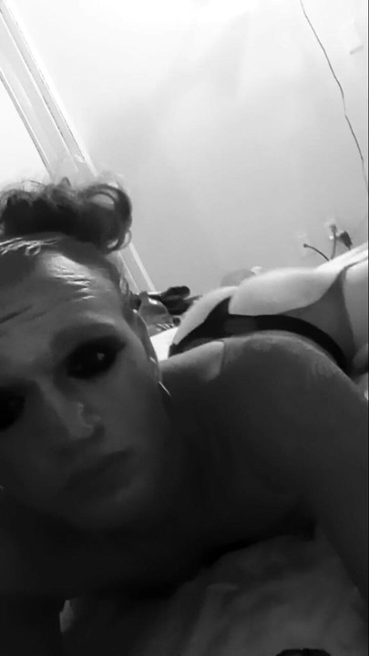 BIIG MAAMAA SHAKING THAT ASS