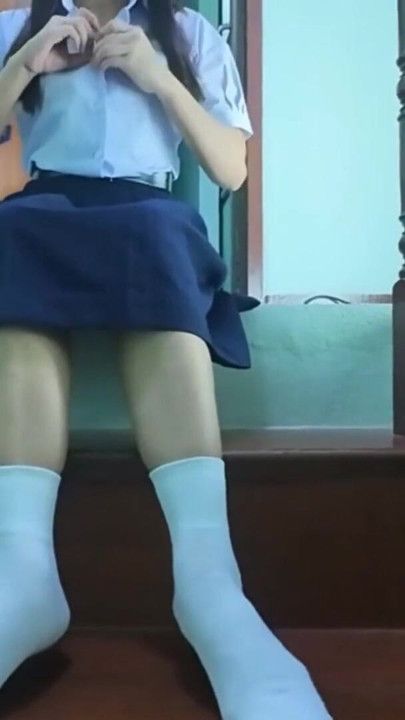 高校生がリアルタイのソロハウスの階段で偽装 |クリップ1